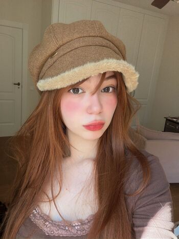 Maimy nyan social media 1 page 3 image