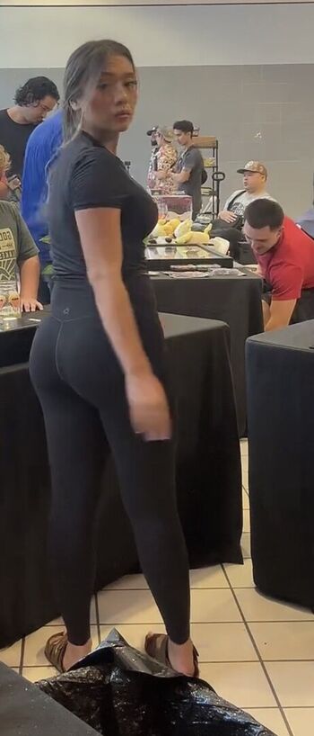 Main squeeze lemonade image