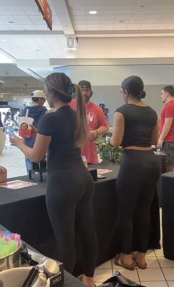 Main squeeze lemonade image