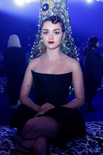 Maisie williams image