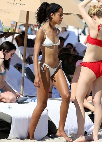 Malia obama image
