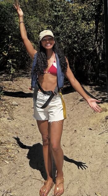 Malika andrews image