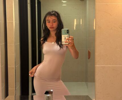 Malina weissman 1 image