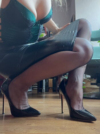 Malinawhispers image