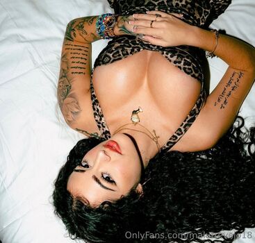 Malu trevejo 1 page 11 image