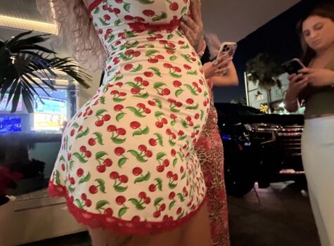 Malu trevejo 1 image