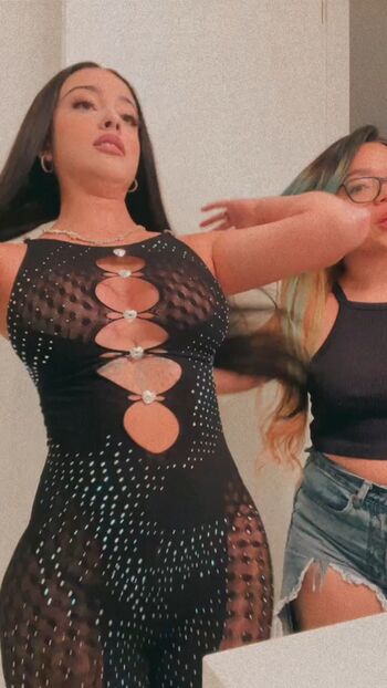 Malu trevejo 1 page 2 image