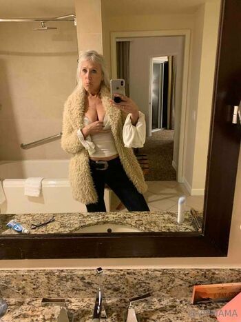 Mama electra image