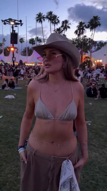 Maren wolf page 2 image