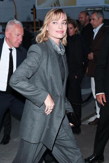 Margot robbie 1 image