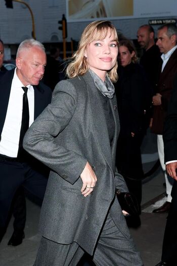 Margot robbie 1 image