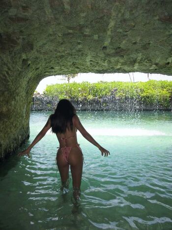 Maria becerra image