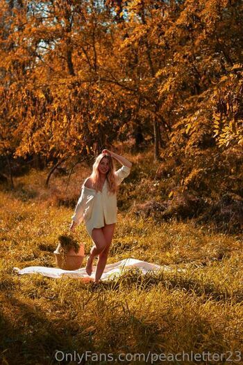 Maria eva peach 1 image