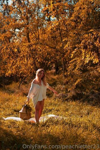 Maria eva peach 1 image