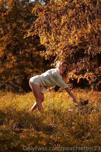 Maria eva peach 1 image