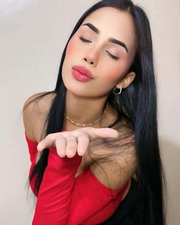 Maria pernia image