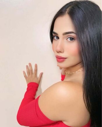 Maria pernia image