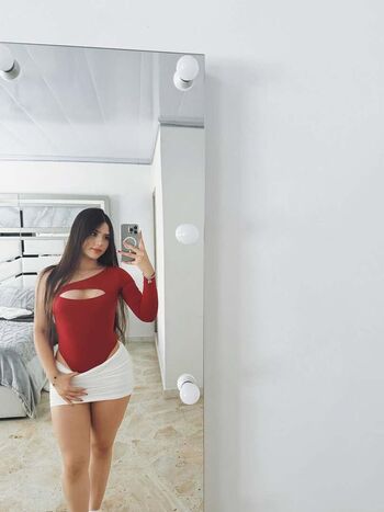 Mariana hincapie page 3 image