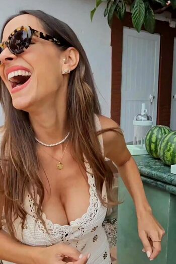 Mariana monteiro page 3 image