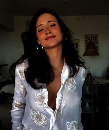 Mariana nolasco image