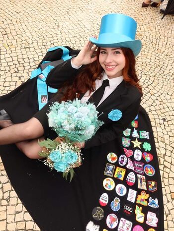 Mariana pinho page 2 image