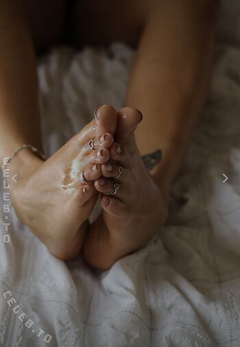 Marie french feetgirl image