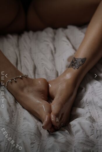 Marie french feetgirl image