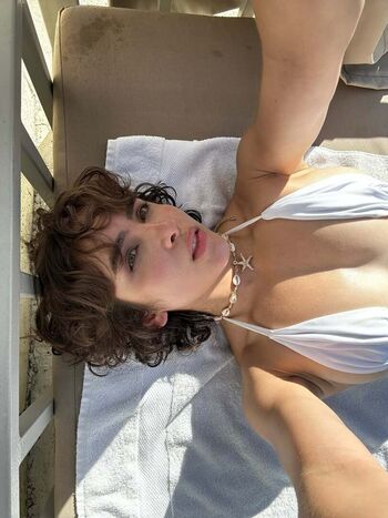 Mariel estrella image