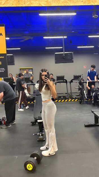 Mariel mendoza image