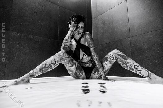 Mariella garonnes page 2 image