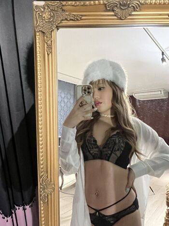 Marika kobashi image