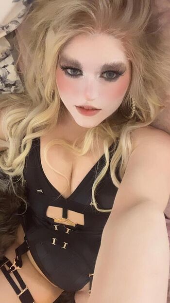 Marina joyce image