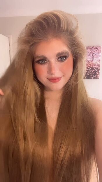 Marina joyce image
