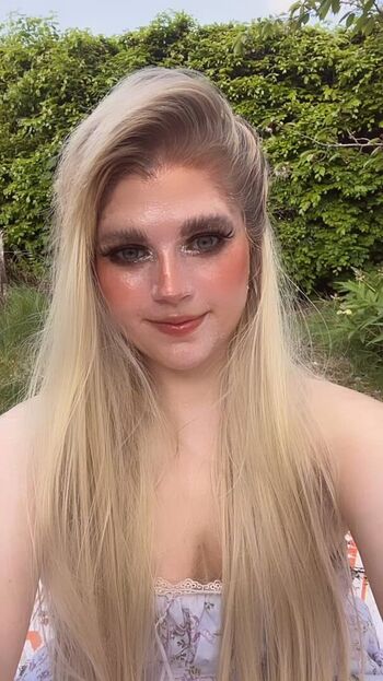 Marina joyce image