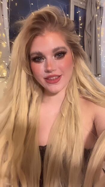 Marina joyce image