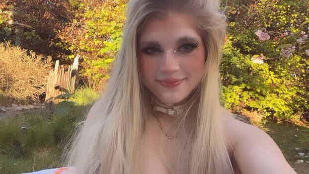 Marina joyce image