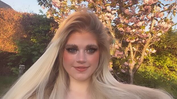 Marina joyce image