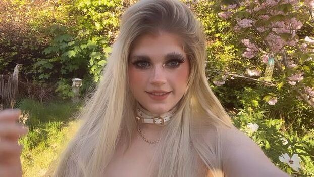 Marina joyce image