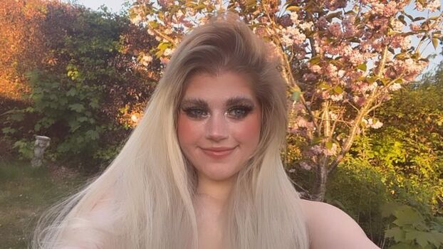 Marina joyce image