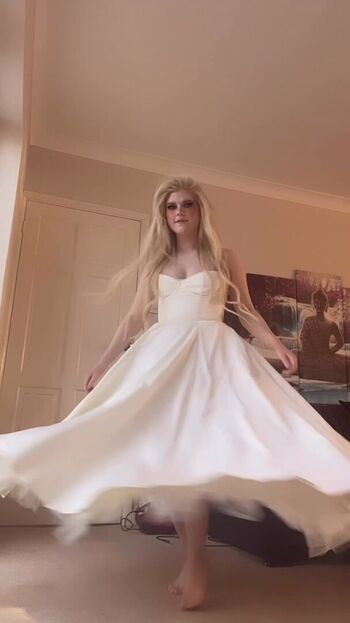 Marina joyce image