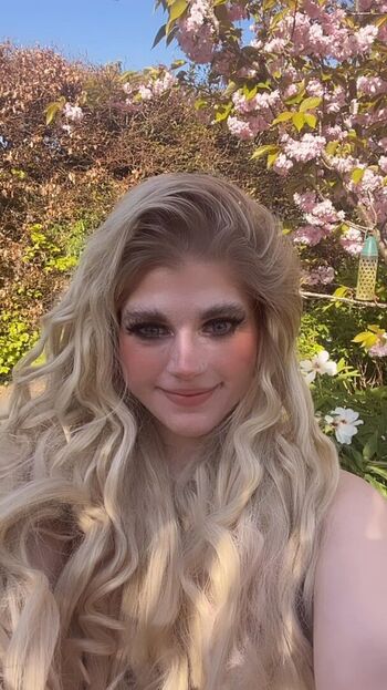 Marina joyce image