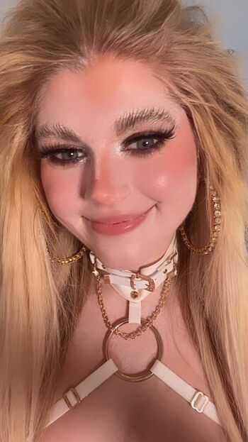 Marina joyce image