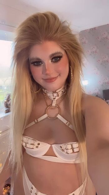 Marina joyce image