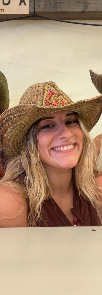 Marina pezouvani image