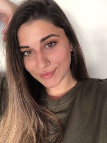 Marina pezouvani image