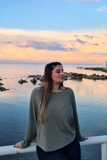 Marina pezouvani image