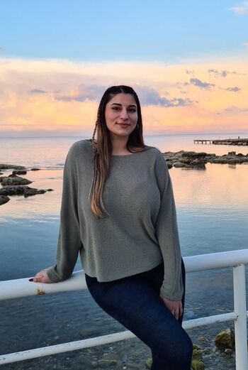 Marina pezouvani image