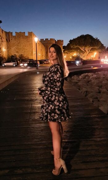 Marina pezouvani image