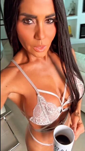 Maripily page 6 image