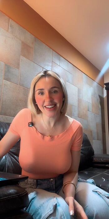 Marisol dovala la chica del clima image